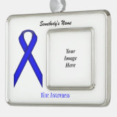 Blue Standard Ribbon Tmpl (H-O) von Kenneth Yoncic Rahmen-Ornament Silber (Links)