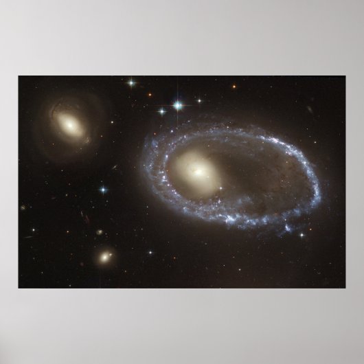 Blue Stars Ring Nucleus of Galaxy AM 0644-741 Poster (Vorne)