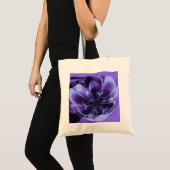 Blue Stilized Corolla Bent Up Petals Tragetasche (Vorderseite (Produkt))