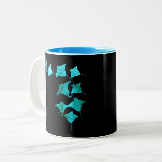 Blue Stingray Zweifarbige Tasse (Vorderseite Links)