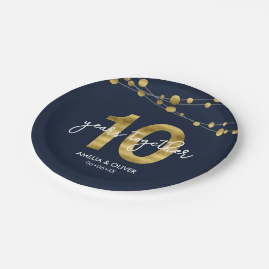 Blue Strings of Lights 10-jähriges Party Pappteller (Schrägansicht)