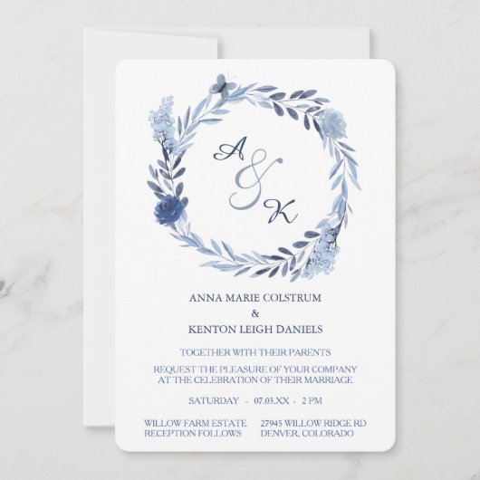 Blue Summer Wreath Monogram Wedding Einladung (Vorderseite)