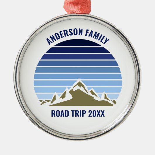 Blue Sunset Mountain Custom Family Wiedersehen Tri Ornament Aus Metall (Vorne)