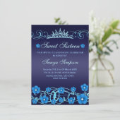 Blue Sweet16 Blume & Tiara Birthday Einladung (Stehend Vorderseite)