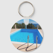 Blue Swimming pool with steps at sea Schlüsselanhänger (Vorderseite)