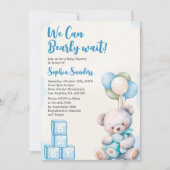 Blue Teddy Bear "We Can Bearly Wait" Baby Shower Einladung (Vorderseite)