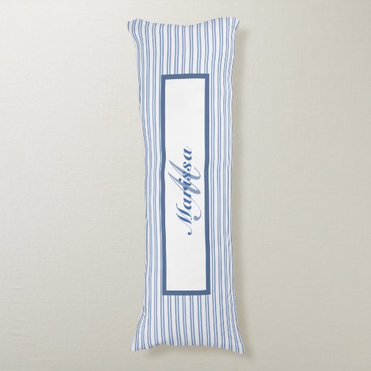 Blue Ticking Stripes Bauernhof Mit Monogramm Seitenschläferkissen (Vorderseite Vertikal)