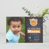 Blue Tiger Geburtstag Einladung mit Foto (Stehend Vorderseite)