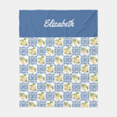 Blue Tile French Country Lemon Custom Name Fleecedecke (Vorderseite)