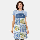 Blue Tile French Country Lemon Custom Name Schürze (Getragen)