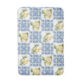 Blue Tile French Country Lemon Pattern Badematte (Vorderseite Vertikal)