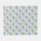 Blue Tile French Country Lemon Pattern Fleecedecke (Vorderseite (Horizontal))