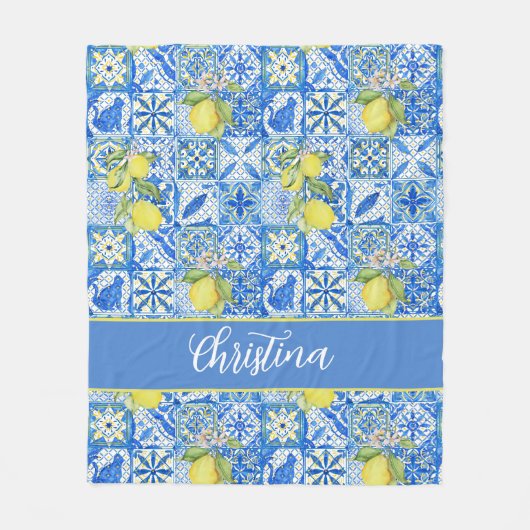 Blue Tile French Country Lemon Pattern Monogram Fleecedecke (Vorderseite)