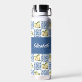 Blue Tile French Country Lemon Pattern Name Trinkflasche (Rückseite)