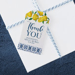 Blue Tile Italian Lemon Wedding Danke, dass Sie da Geschenkanhänger<br><div class="desc">Eine wunderschöne Zitronendusche mit Zitronen und blauen und weißen italienischen mediterranen Fliesen. Personalisieren Sie es für Ihr Brautparty. Entworfen für Sie von BlackBerry Boulevard.</div>