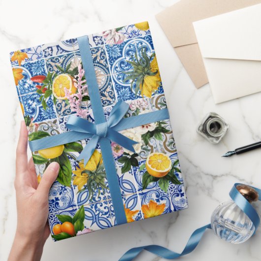 Blue Tiles Mediterranean Pattern Geschenkpapier (Schenken)
