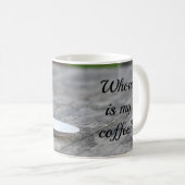 Blue Tit Fütternd einer Kuchenplatte Kaffeemaschin Kaffeetasse (VorderseiteRechts)