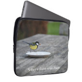 Blue Tit Fütternd Kuchenplatte mit Zitat Laptopschutzhülle (Vorne Rechts)