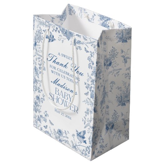Blue Toile De Jouy Baby Shower Favoriten Mittlere Geschenktüte (Rückseite Schrägansicht)