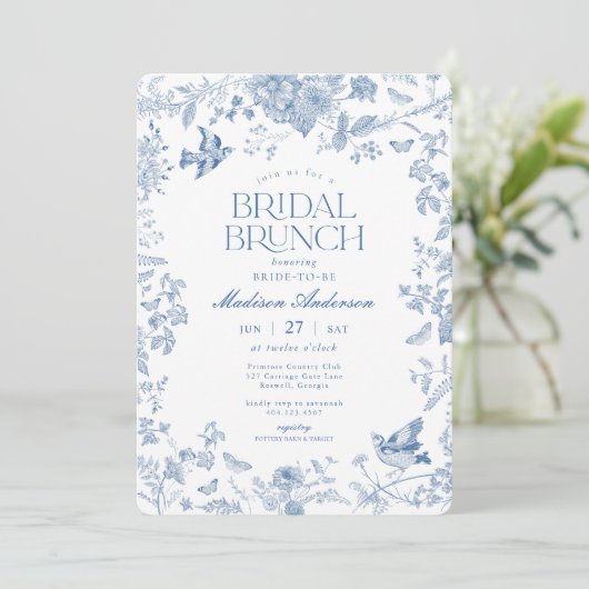 Blue Toile De Jouy French Floral Bridal Brunch Einladung (Stehend Vorderseite)