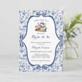 Blue Toile de jouy Tee Party Brautparty Einladung (Stehend Vorderseite)