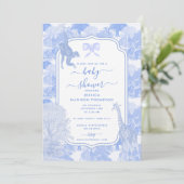 Blue Toile Safari Tiere Chinoiserie Babydusche Einladung (Stehend Vorderseite)