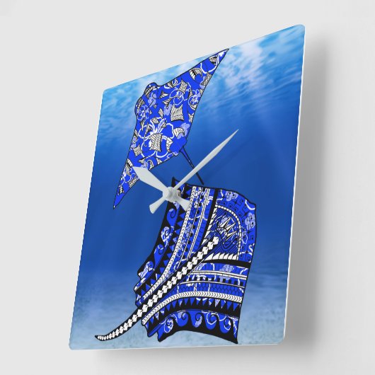 Blue Tribal Stingray Quadratische Wanduhr (Winkel)