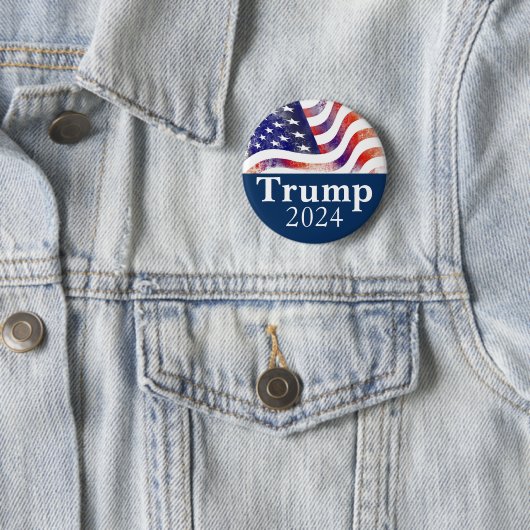 Blue Trump 2024 verblasste amerikanische Flag-Kamp Button (Beispiel)