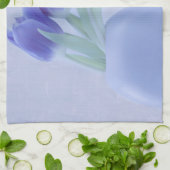 Blue Tulips Still Life Geschirrtuch (Gefaltet)
