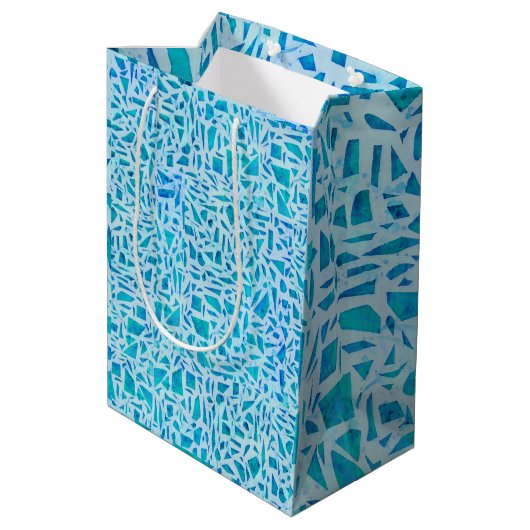 Blue Turquoise Mosaic Glass Til Modern Chic Mittlere Geschenktüte (Rückseite Schrägansicht)