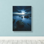 Blue Twilight Over Rocky Shore Leinwanddruck (Insitu (Holzboden))