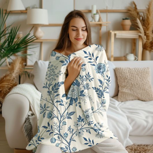 Blue Vintage Floral Pattern Fleecedecke