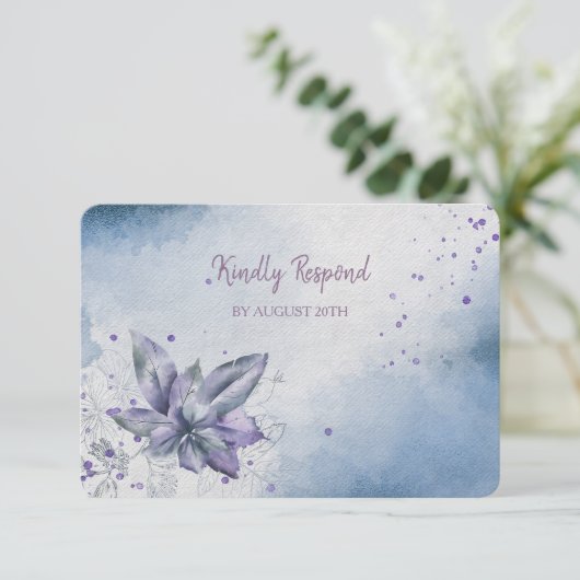 Blue Violet Floral Modern Menu Wedding RSVP (Stehend Vorderseite)