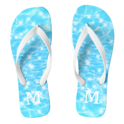 Blue Water Ripples Custom Monogram Initial Badesandalen (Fußbett)