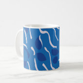 Blue Water Waves Abstraktes Muster Kaffeetasse (Vorderseite Links)