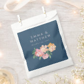 Blue Watercolor Peonies Floral Bouquet Geschenktütchen (Ausgeschnitten)