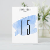 Blue Watercolor Wash Wedding Tischnummern (Stehend Vorderseite)