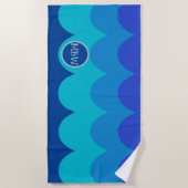 Blue Waves Monogram Beach Handtuch (Vorderseite)