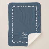 Blue Wavy Border Mit Monogramm Sherpadecke (Vorderseite)