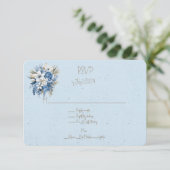 Blue White Brown Floral Wedding Bouquet RSVP Karte (Stehend Vorderseite)