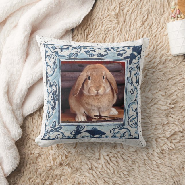 Blue & White Bunny Rabbit Pet Foto Dedham Delft Kissen (Decke)
