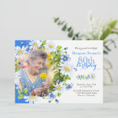 Blue White Country Daisy Foto 80. Geburtstag Einladung (Stehend Vorderseite)