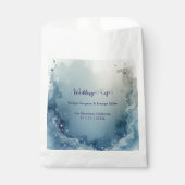 blue white Dreamy coastal marble ink wedding Geschenktütchen (Vorderseite)