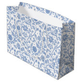 Blue White Floral Boho Botanical Pattern Whimsical Große Geschenktüte (Rückseite Schrägansicht)