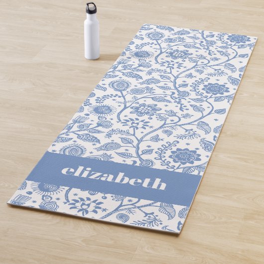 Blue White Floral Botanical Pattern Custom Name Yogamatte (Beispiel)