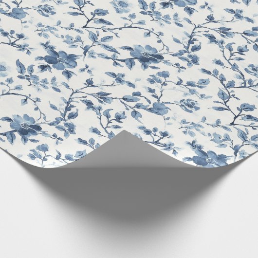 Blue White Floral Bridal Shower Geschenkpapier (Ecke)