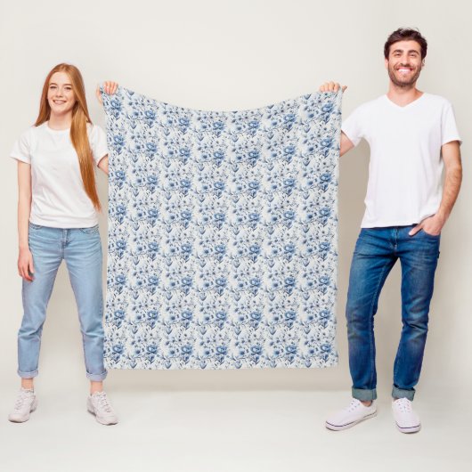 Blue White Floral Toile Chinoiserie WKND Fleecedecke (Beispiel)