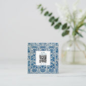 Blue White Geometric QR Code Social Media Icons Quadratische Visitenkarte (Stehend Vorderseite)