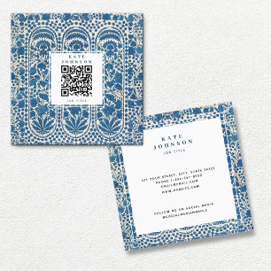 Blue White Geometric QR Code Social Media Quadratische Visitenkarte