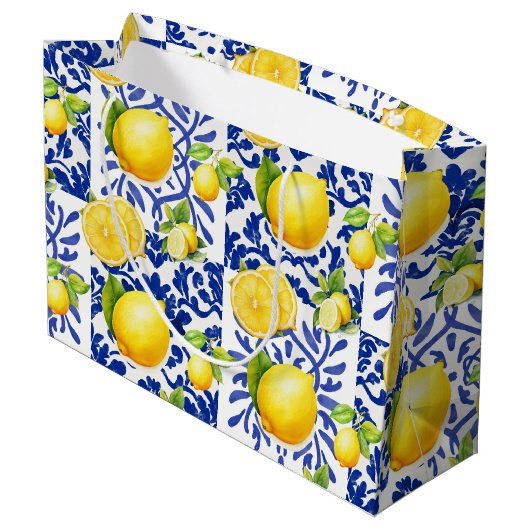 Blue White Lemon Tile Pattern Mediterranean Citrus Große Geschenktüte (Rückseite Schrägansicht)